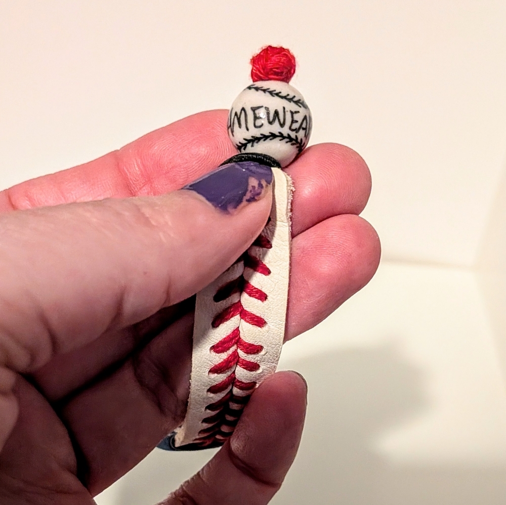 Texas Rangers Baseball Stitch Bracelet - Picture 3 of 3